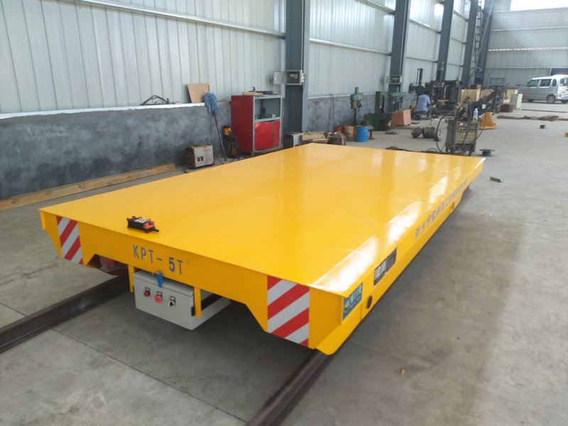 Transporte de camiones de tren de carga de 5 toneladas