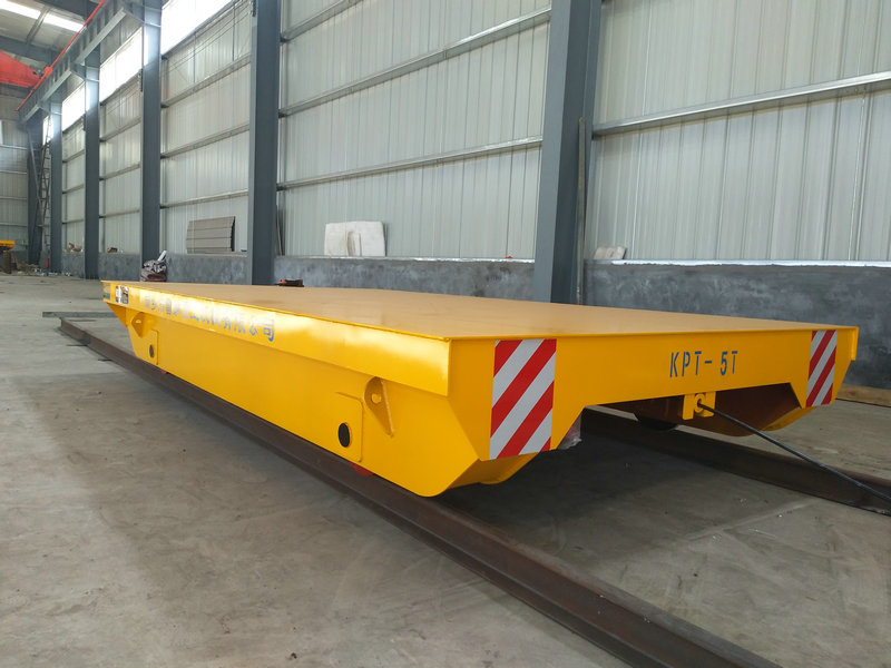 Transporte de camiones de tren de carga de 5 toneladas