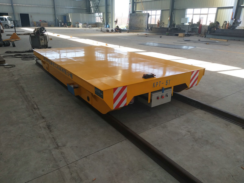 Transporte de camiones de tren de carga de 5 toneladas